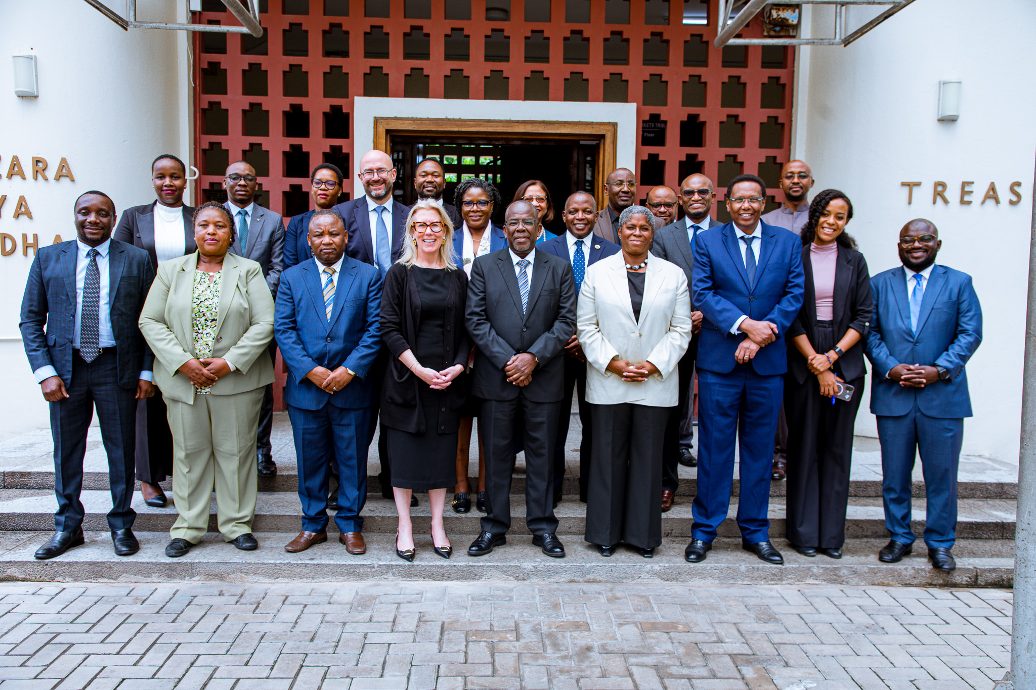 Serikali ya Tanzania imerejea tena dhamira yake ya kushirikiana kwa karibu na Shirika la Fedha la Kimataifa (IFC) ili kuongeza uwekezaji wa sekta binafsi, kupanua miundombinu na kuharakisha Mpango wa Taifa wa mabadiliko ya nishati chini ya Dira ya Taifa ya Maendeleo (DIRA 2050).